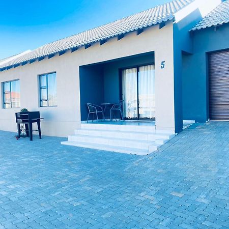 Tranquility Guesthouse Standerton المظهر الخارجي الصورة
